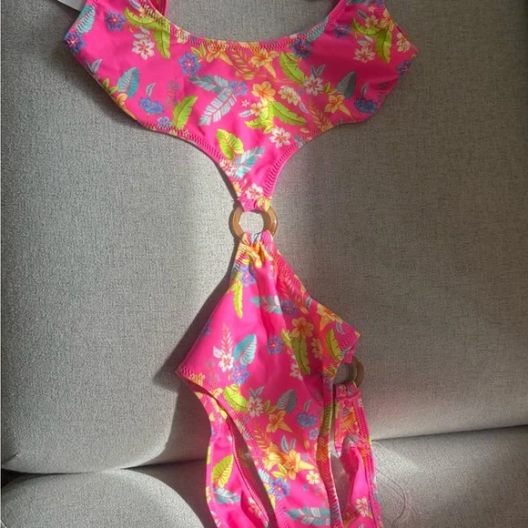 Kulani Kinis Retro Ring Cutout One-Piece Swimsuit - Picture 7 of 8